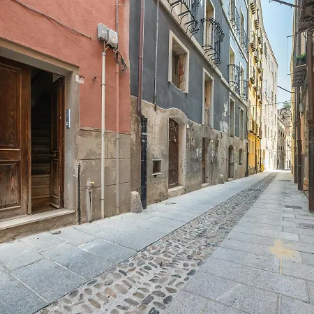 Angelina Vacation Ever * كالياري